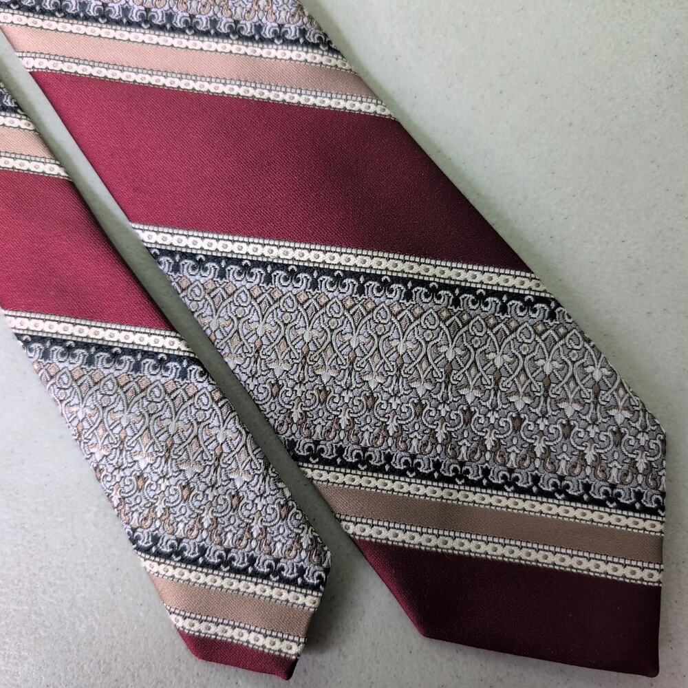 1960s Beau Brummell Mens Tie Narrow Short Striped Burgundy Vintage Necktie 3x55